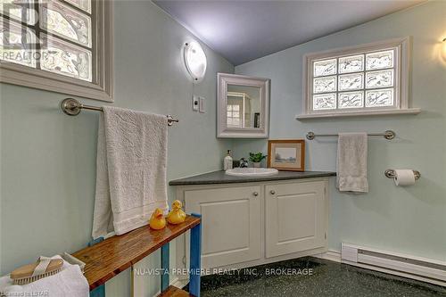 347 First Street, Central Elgin (Port Stanley), ON - Indoor Photo Showing Bathroom