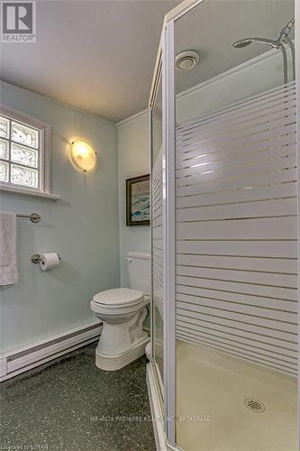 347 First Street, Central Elgin (Port Stanley), ON - Indoor Photo Showing Bathroom