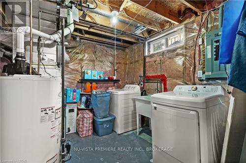 502 Norfolk Place, London, ON - Indoor Photo Showing Laundry Room