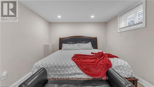 6 Aldersbrook Crescent, London, ON - Indoor Photo Showing Bedroom