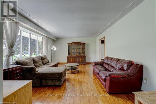 28 Redford Road, London, ON - Indoor Photo Showing Living Room