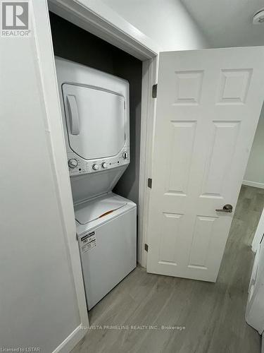 505 Ridgewood Crescent, London, ON - Indoor Photo Showing Laundry Room