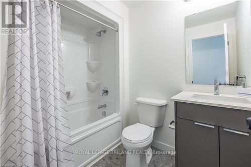 Imported from itso - 36 - 1781 Henrica Avenue, London, ON - Indoor Photo Showing Bathroom