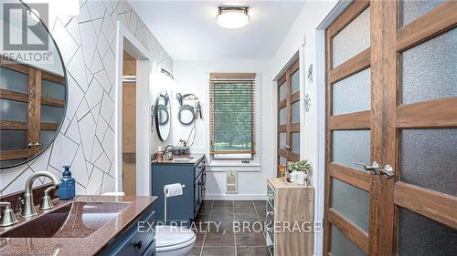 315 Hill Street, Central Elgin (Port Stanley), ON - Indoor Photo Showing Bathroom