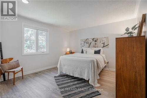 1047 Griffith Street, London, ON - Indoor Photo Showing Bedroom