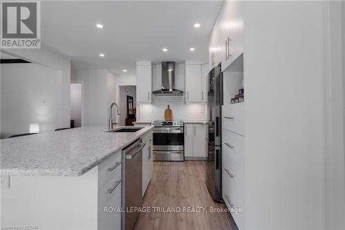 Imported from itso - 1047 Griffith Street, London, ON - Indoor Photo Showing Kitchen With Upgraded Kitchen