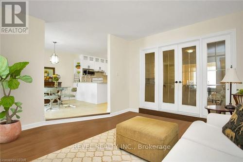 44 - 70 Sunnyside Drive, London, ON - Indoor Photo Showing Living Room