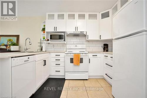 44 - 70 Sunnyside Drive, London, ON - Indoor Photo Showing Kitchen