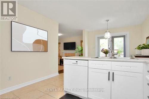 44 - 70 Sunnyside Drive, London, ON - Indoor Photo Showing Kitchen With Double Sink