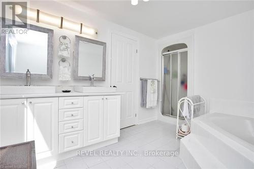 44 - 70 Sunnyside Drive, London, ON - Indoor Photo Showing Bathroom