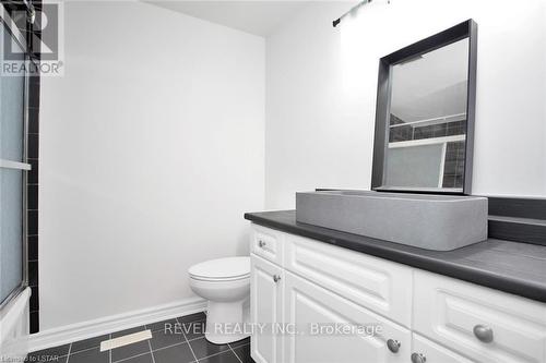 44 - 70 Sunnyside Drive, London, ON - Indoor Photo Showing Bathroom