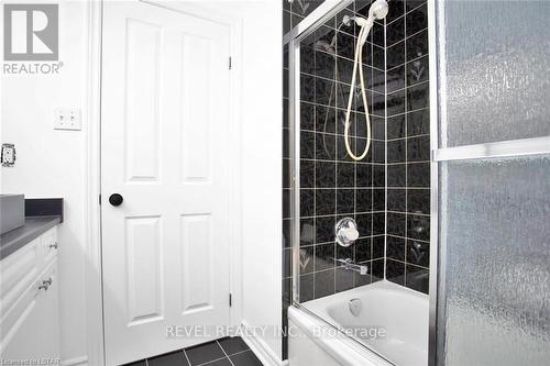 44 - 70 Sunnyside Drive, London, ON - Indoor Photo Showing Bathroom