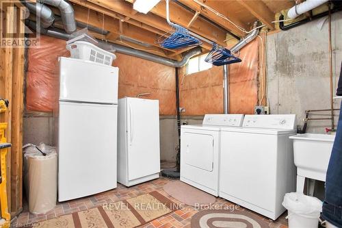 44 - 70 Sunnyside Drive, London, ON - Indoor Photo Showing Laundry Room