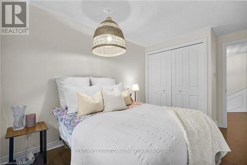 52 Chepstow Close, London, ON - Indoor Photo Showing Bedroom
