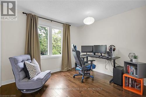 52 Chepstow Close, London, ON - Indoor Photo Showing Office