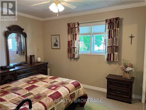 414 Simcoe St Street, Warwick (Watford), ON - Indoor Photo Showing Bedroom