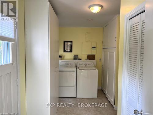 414 Simcoe St Street, Warwick (Watford), ON - Indoor Photo Showing Laundry Room