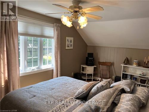 414 Simcoe St Street, Warwick (Watford), ON - Indoor Photo Showing Bedroom