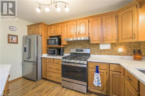 8444 Lazy Lane, Lambton Shores (Port Franks), ON - Indoor Photo Showing Kitchen