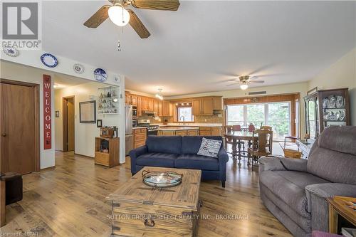 8444 Lazy Lane, Lambton Shores (Port Franks), ON - Indoor Photo Showing Living Room