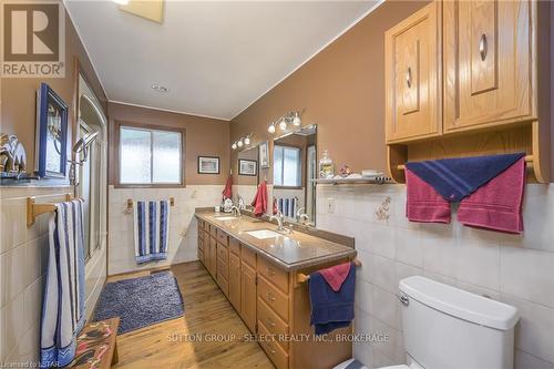 8444 Lazy Lane, Lambton Shores (Port Franks), ON - Indoor Photo Showing Bathroom