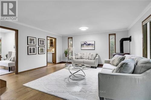 Imported from itso - 30 Forward Avenue, London, ON - Indoor Photo Showing Living Room