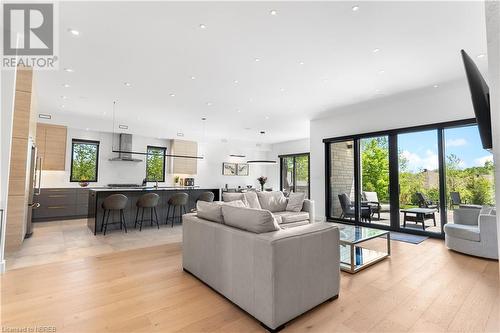 173 Sugarbush Street, North Bay, ON - Indoor Photo Showing Living Room