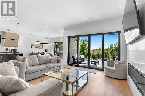 173 Sugarbush Street, North Bay, ON - Indoor Photo Showing Living Room