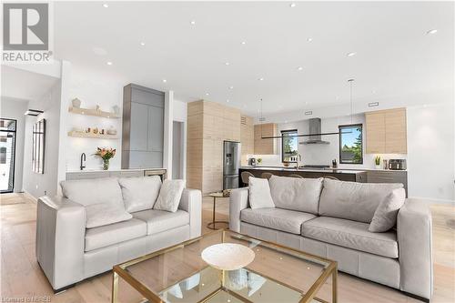 173 Sugarbush Street, North Bay, ON - Indoor Photo Showing Living Room