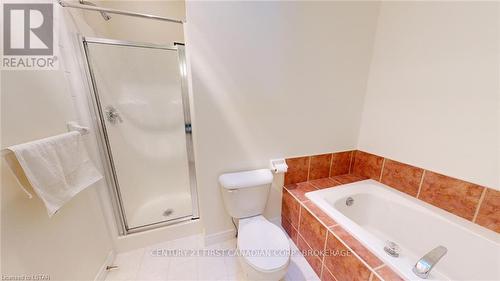 1185 Thornley Street, London, ON - Indoor Photo Showing Bathroom