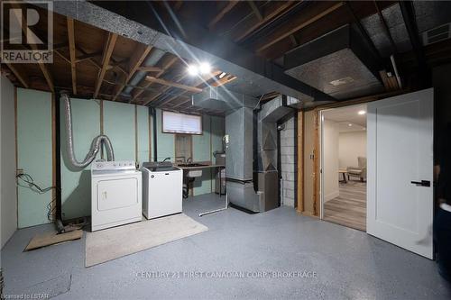 905 Wellingsboro Road, London, ON - Indoor Photo Showing Laundry Room