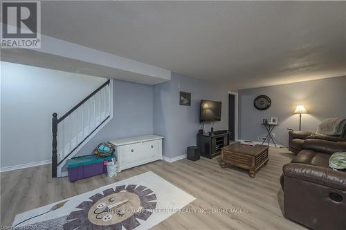 100 Fairchild Crescent, London, ON - Indoor Photo Showing Other Room