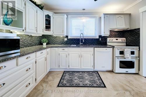 47 Monarch Park Drive, St. Catharines, ON - Indoor Photo Showing Kitchen