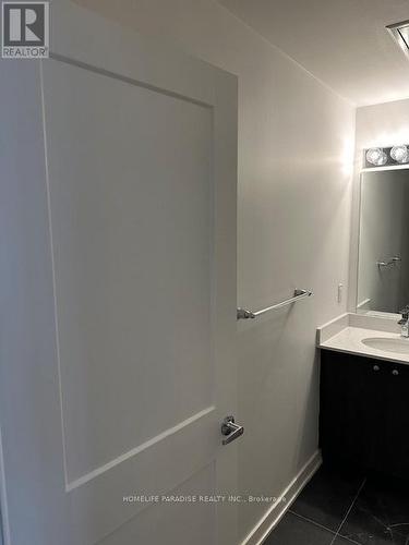 603 - 312 Erb Street, Waterloo, ON - Indoor Photo Showing Bathroom