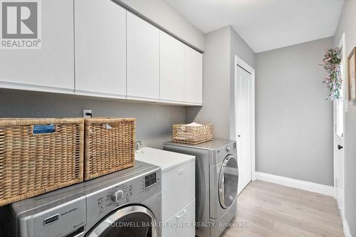 515 Jeffreybrook Close, London, ON - Indoor Photo Showing Laundry Room