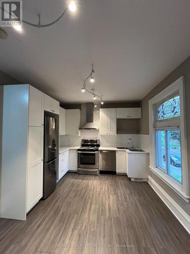 Upper - 68 East Avenue N, Hamilton (Landsdale), ON - Indoor Photo Showing Kitchen With Stainless Steel Kitchen