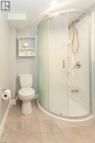 811 Nixon Avenue, London, ON - Indoor Photo Showing Bathroom