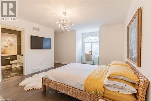 99 Fitzwilliam Boulevard, London, ON - Indoor Photo Showing Bedroom