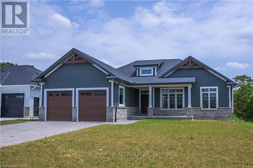 7 Spruce Crescent, North Middlesex (Parkhill), ON - Outdoor With Facade