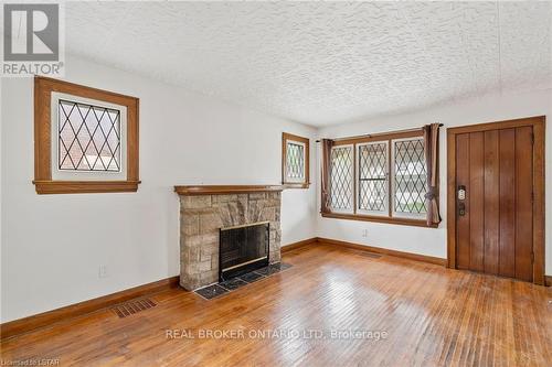 67 Adelaide Street, London, ON - Indoor Photo Showing Living Room With Fireplace