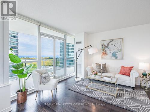 806 - 15 Legion Road, Toronto, ON - Indoor Photo Showing Living Room