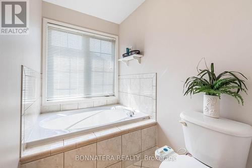 641 Marley Crescent, Milton, ON - Indoor Photo Showing Bathroom