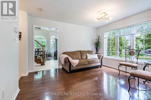 641 Marley Crescent, Milton, ON - Indoor Photo Showing Living Room