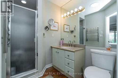 22 Ben Machree Drive, Mississauga, ON - Indoor Photo Showing Bathroom