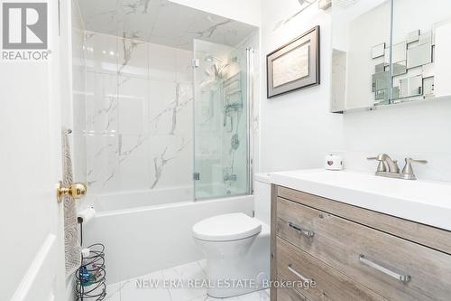 22 Ben Machree Drive, Mississauga, ON - Indoor Photo Showing Bathroom