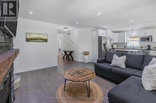 11 55Th Street S, Wasaga Beach, ON - Indoor Photo Showing Living Room