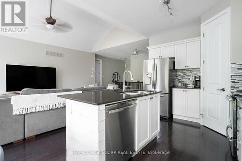 22 Hughes Street, Collingwood, ON - Indoor Photo Showing Kitchen