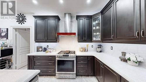 1 Dinosaur Street, Brampton, ON - Indoor Photo Showing Kitchen With Upgraded Kitchen