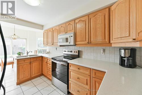 3199 Vanderbilt Road, Mississauga, ON - Indoor Photo Showing Kitchen With Double Sink