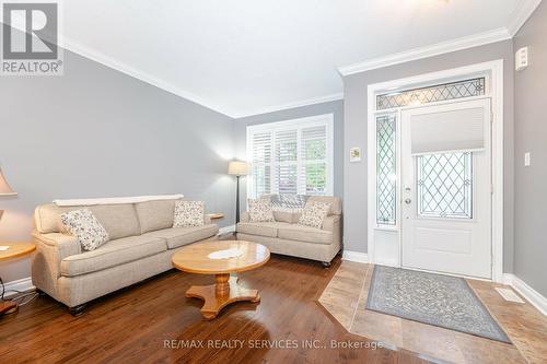 31 Junetown Circle, Brampton (Credit Valley), ON - Indoor Photo Showing Living Room